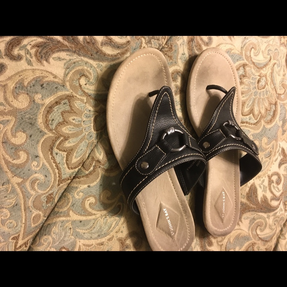 Sandal - Picture 2 of 4